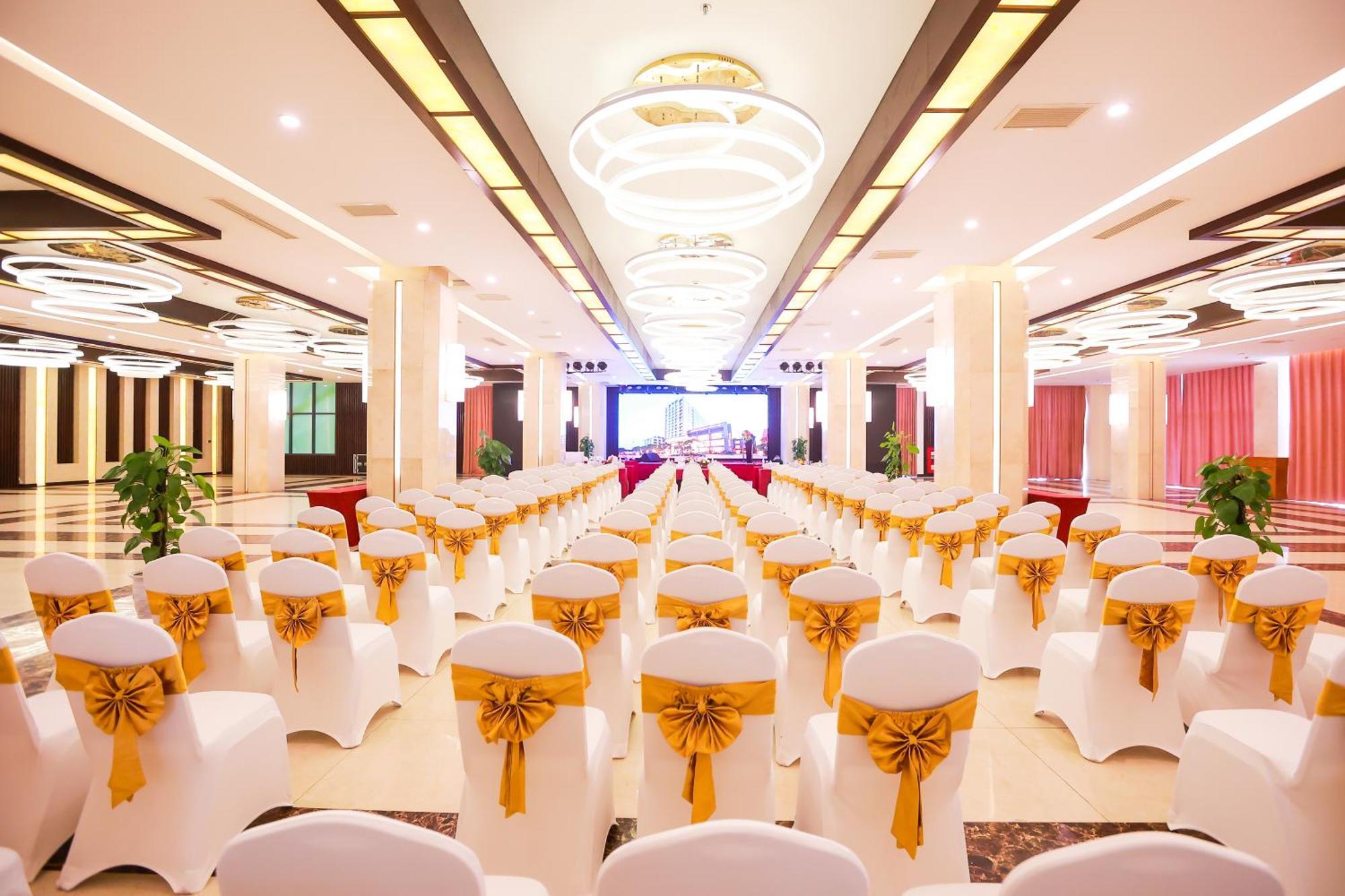 Muong Thanh Luxury Nhat Le Hotel Dong Hoi Extérieur photo